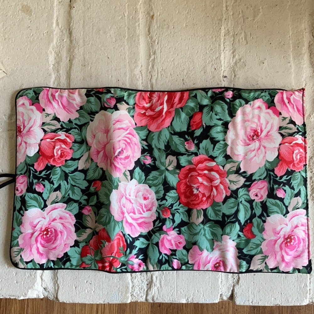 Travel bag for jewelry-DVF - Picture 4 of 4